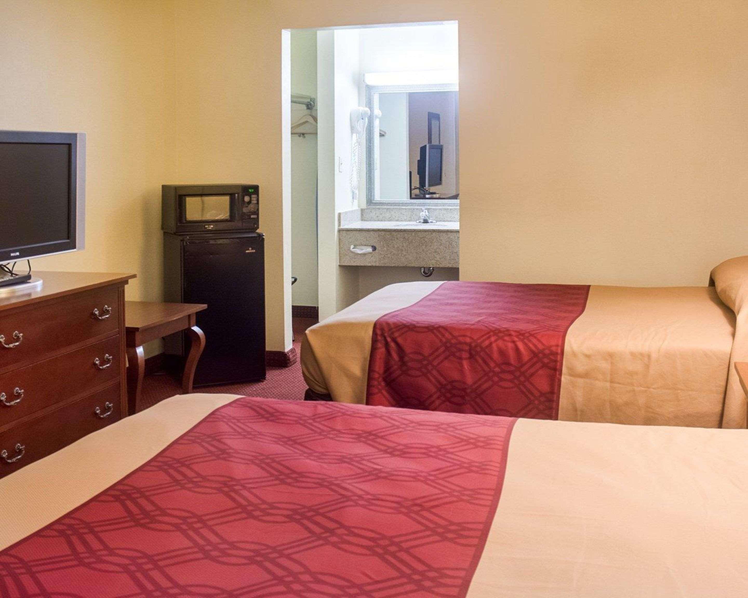 Econo Lodge Chesapeake Route 13 And I-464 Bagian luar foto